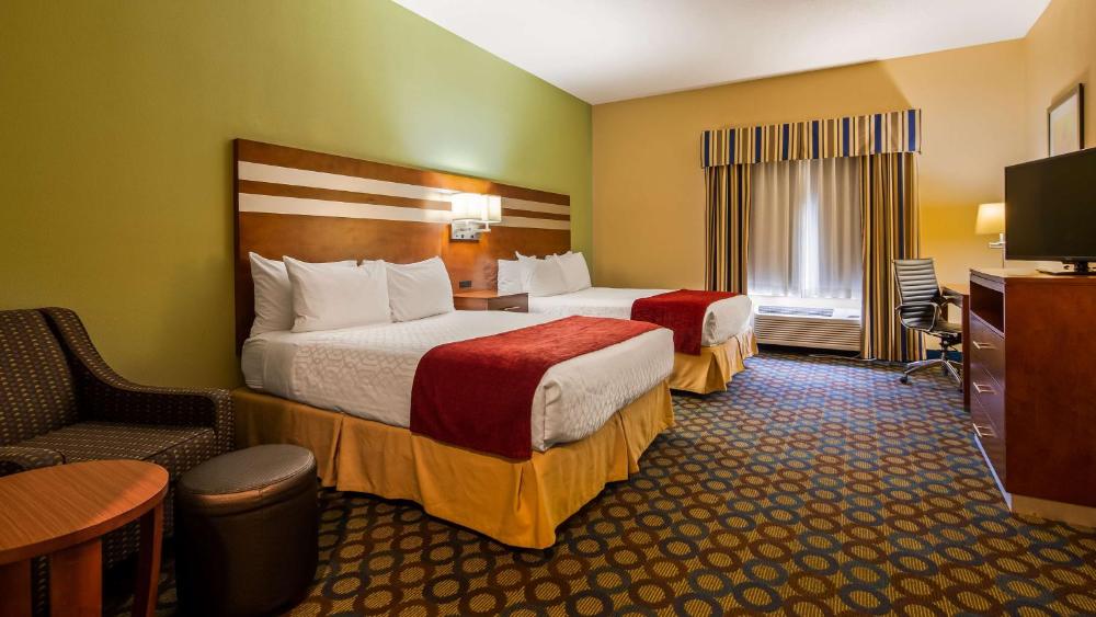 Queen Room with Two Queen Beds interior